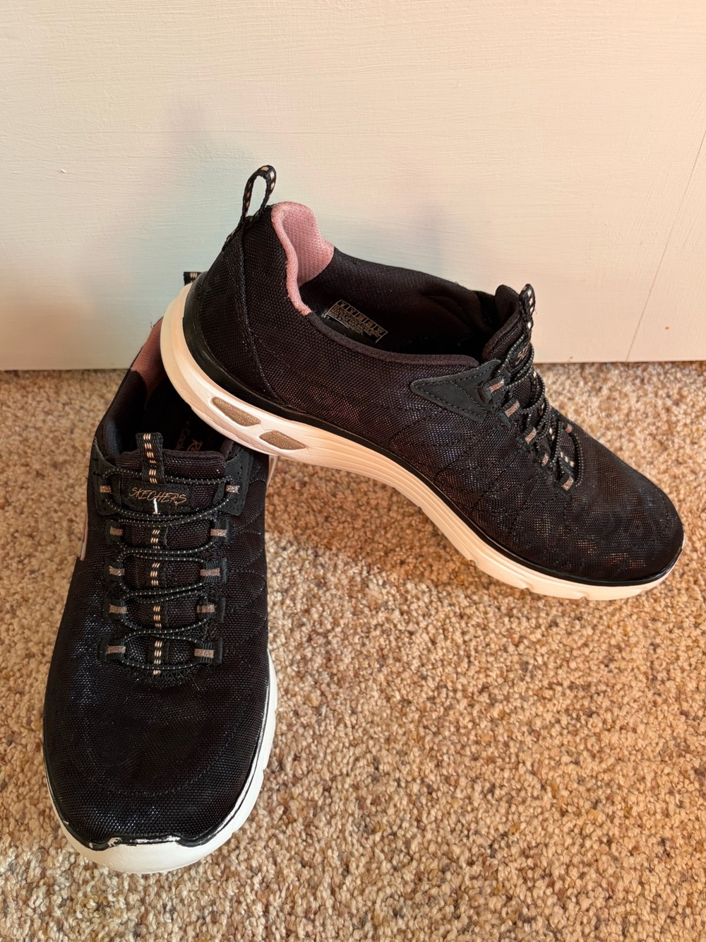 Skechers Black Leopard Print Slip-On Athletic Sneakers - Women's Size 8